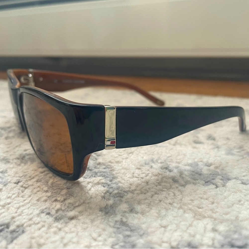 Tommy Hilfiger shades